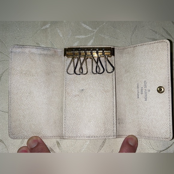 Louis Vuitton Damier Azur 6 Key Holder - Picture 4 of 16